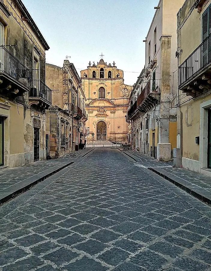 Tannur Del Carmine Villa Noto