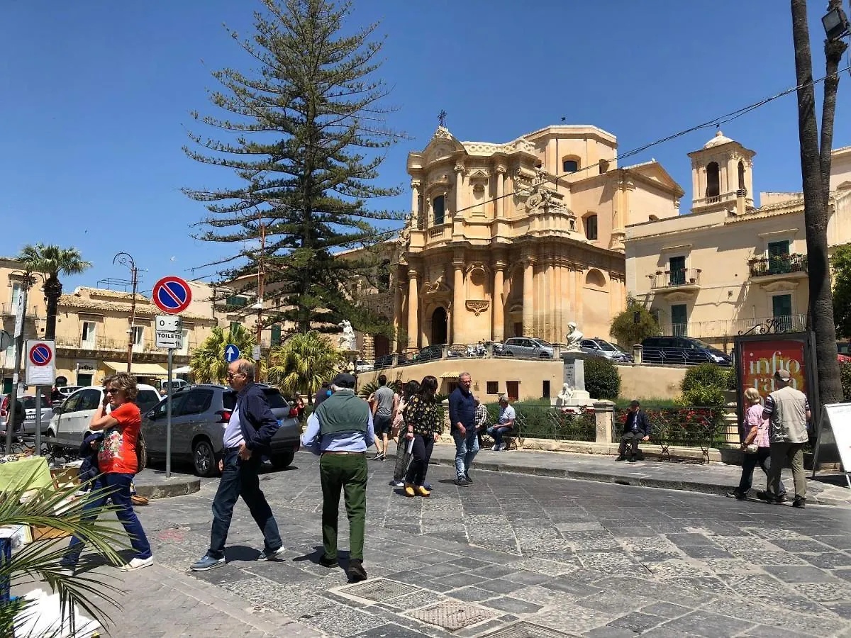Tannur Del Carmine Villa Noto 0*,  Italy