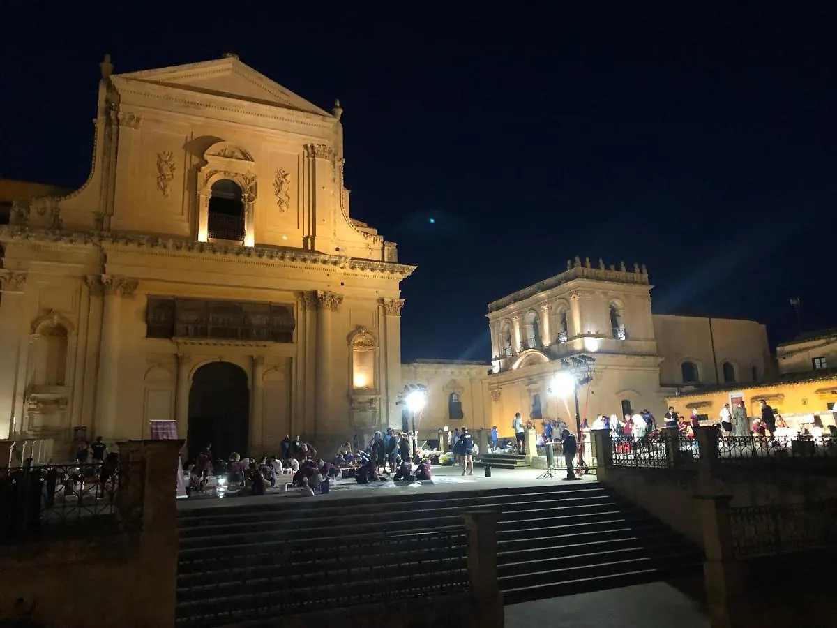 Tannur Del Carmine Villa Noto